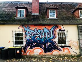Aufwendig gestaltete Gebäudewand