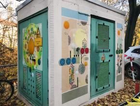 Trafostation künstlerich gestaltet mit Stencil-Elementen