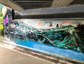 Künstlerisch gestaltete Mauer