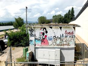 Trafogebäude einfachem Motiv & Tags
