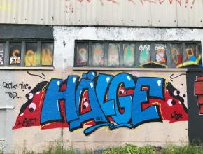 Tag auf leerstehendem Haus
