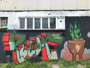 Tag auf leerstehendem Haus