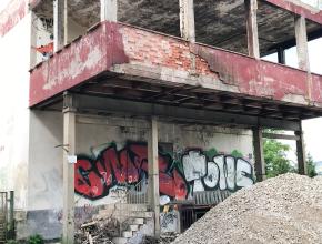 Tag auf Abrisshaus