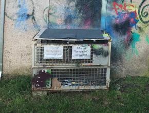 Tags auf Garagenwänden