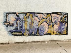 Tags auf Industrie-Gebäude