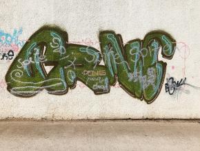 Tags auf Industrie-Gebäude