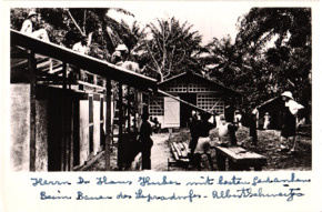 Eigenh. Widmung Albert Schweitzers auf einem Photo