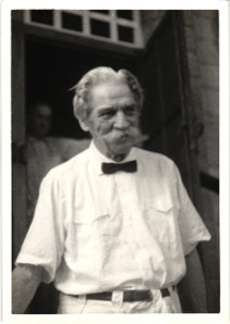 Beschriftetes Foto - Albert Schweitzer, Lambarene 1965