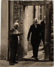 Beschriftetes Foto - Albert Schweitzer und weitere Personen, Oppenheim 1954