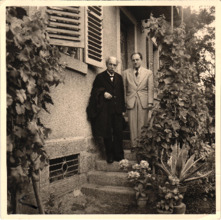 Beschriftetes Foto - Albert Schweitzer und Nies-Bergen, Gunsbach
