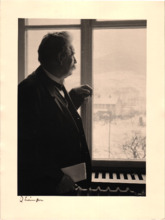 Vom Fotografen Robert Läuffer signierte Portraitaufnahme von Albert Schweitzer