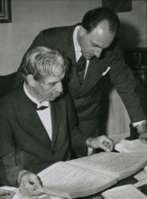 Beschriftetes Foto von Albert Schweitzer und Herrn Niesberger