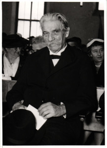 Kuvert von Emmy Martin mit 2 Fotos von Albert Schweitzer
