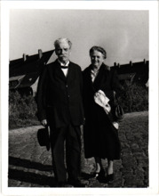 Beschriftetes Foto - Albert Schweitzer und Emmy Martin, Großenbrode 1959