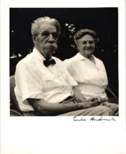 Von Erica Anderson signiertes Foto - Albert Schweitzer & Emmy Martin, Lambarene 1965