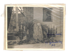 Foto vom Tisch zu Ehren Albert Schweitzers 90. Geburtstag