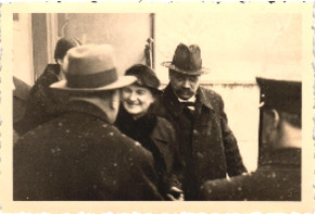 Foto von Emmy Martin & Albert Schweitzer, Winterthur 1935; mit beschriftetem Kuvert von Emmy Martin