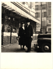 Beschriftetes Foto - Albert Schweitzer und Emmy Martin, Paris 1955