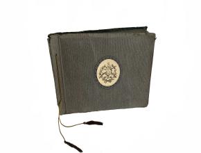 Photoalbum (uncatalogued)