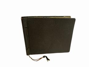 Photoalbum (uncatalogued)