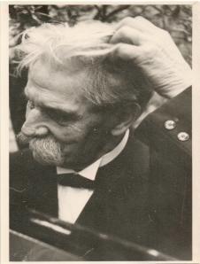 Portraitaufnahme v. Albert Schweitzer