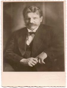 Portraitaufnahme v. Albert Schweitzer