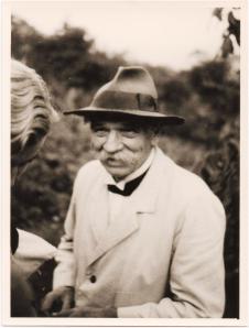 Portraitaufnahme Albert Schweitzers in Gunsbach