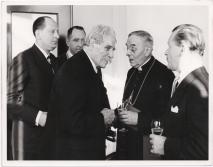Albert Schweizer,  Albert Reypens und Monsignore Van Waeyenberg bei Rotary International in Brüssel