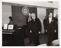 Albert Schweizer,  Albert Reypens und Monsignore Van Waeyenberg bei Rotary International in Brüssel