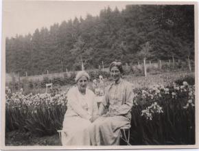 Helene Schweitzer mit Greta Lagerfelt