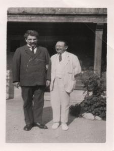 Albert Schweitzer mit dem Journalist & Philosoph Félicien Challaye
