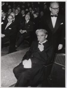 Albert Schweitzer während der Verleihung des Friedensnobelpreises in Oslo (1954)