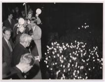 Albert Schweitzer und Opsahl Torkel während der Studentenfeier in Oslo. (1954)