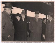 Paul Schweizer, Adele Woytt-Schweitzer, Albert Schweizer, Joseph Rey und Leon Ehretsmann - Abfahrt vom Bahnhof Colmar.