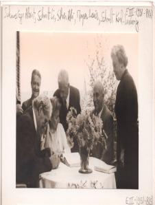 Hochzeit von Louis Mayer & Dora Hagemeyer in Nierstein. Abgebildet (von links nach rechts) Albert Schweitzer, Li Schmitt, Ali Silver, Ludwig Mayer, Karl-Ludwig Schmitt.