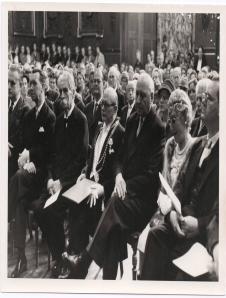 Albert Schweizer, Karl Iversen und Leonie Sonning bei der Verleihung des Sonning-Preises in Kopenhagen. (1959)