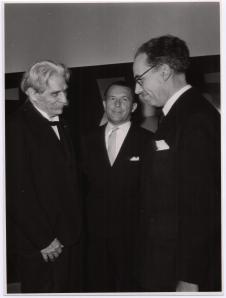 Albert Schweitzer und Henri Lemaire bei der Verleihung des Lemaire-Preises in Brüssel (1959)