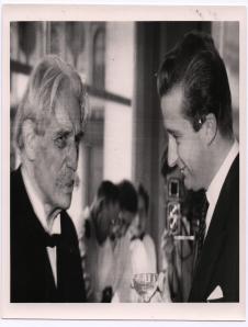 Albert Schweitzer und Prinz Albert von Belgien bei der Verleihung des Lemaire-Preises in Brüssel (1959)