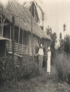 Albert Schweitzer & Mathilde Kottmann im Missionsspital in Andende