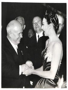 Nikita Chruschtschow und Ballerina Beryl Grey